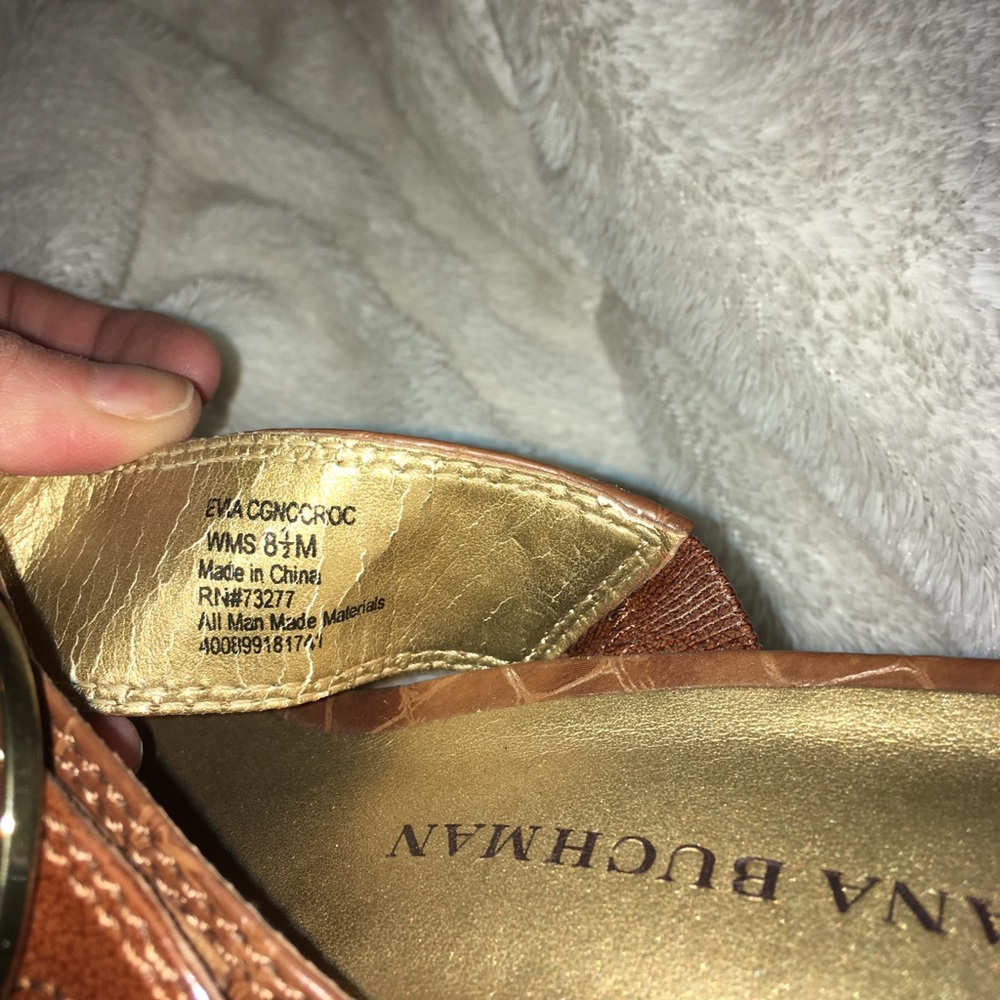 3" brown print heels w gold buckle - Picture 5 of 5